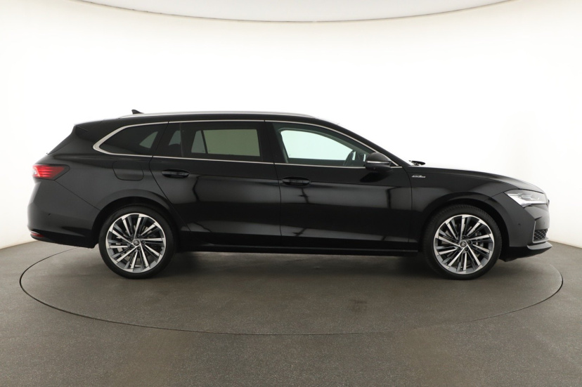 Škoda Superb, 2025