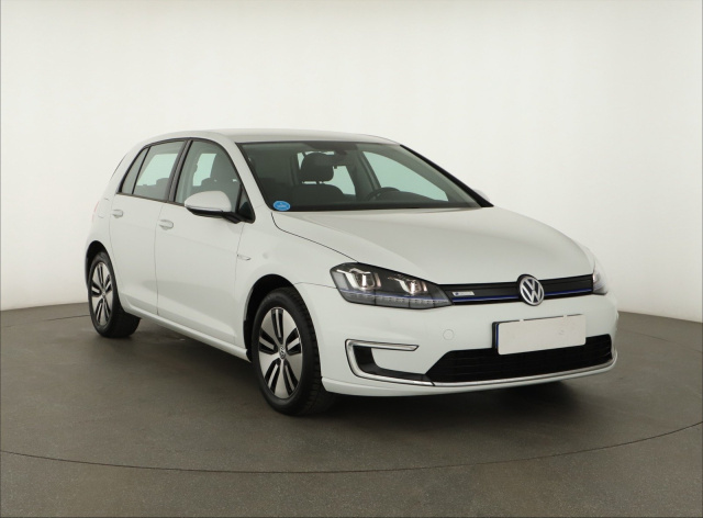 Volkswagen e-Golf 2015