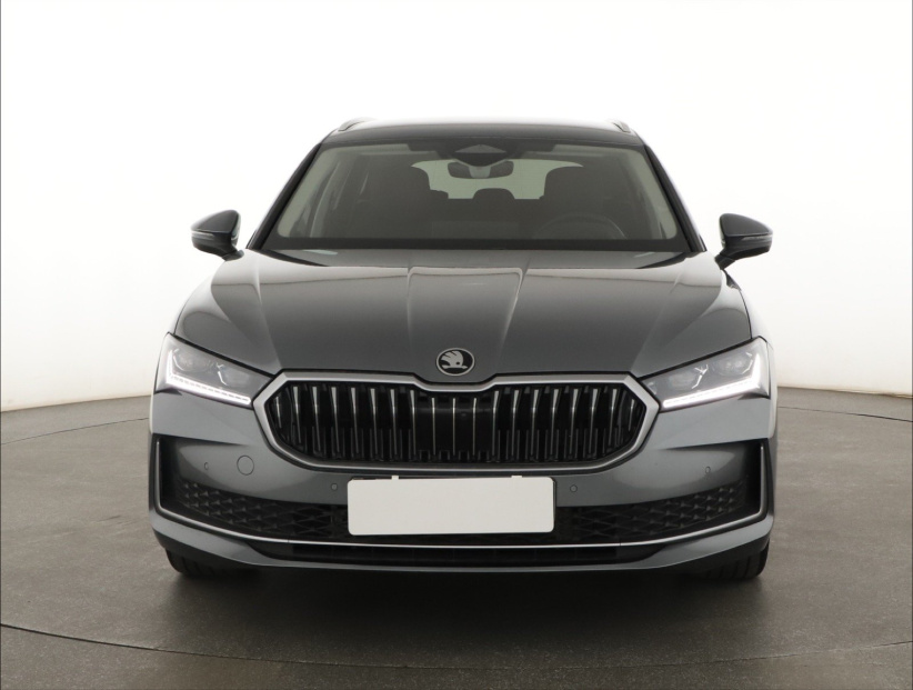 Škoda Superb, 2025