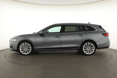 Škoda Superb - 2025
