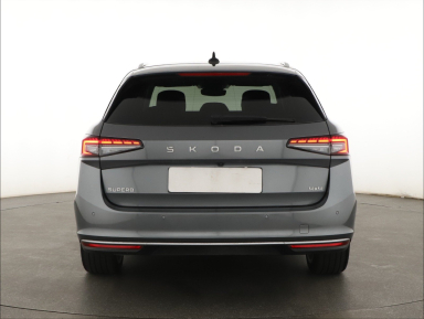 Škoda Superb - 2025