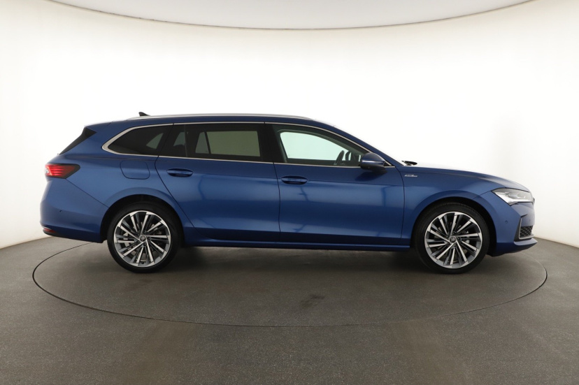 Škoda Superb, 2025