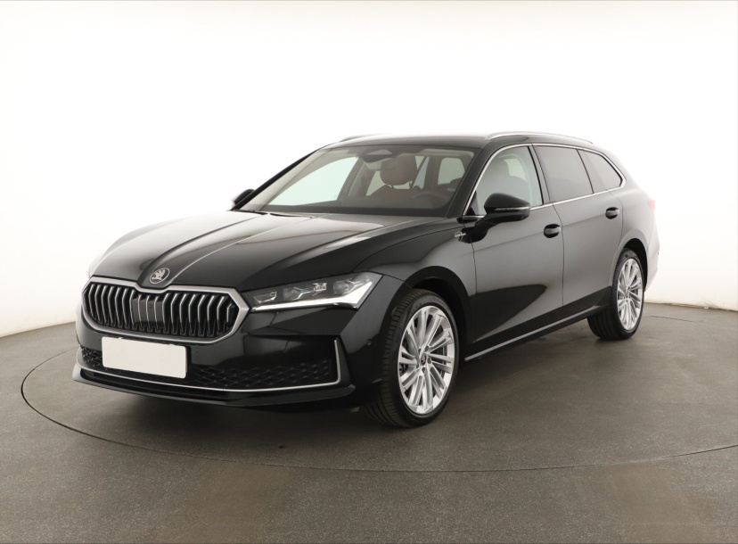 Škoda Superb, 2025