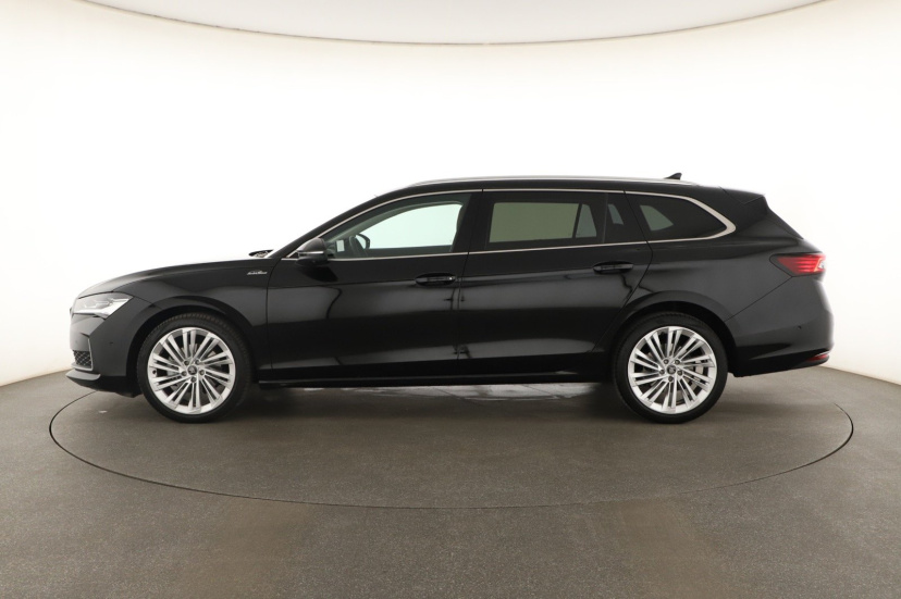 Škoda Superb, 2025