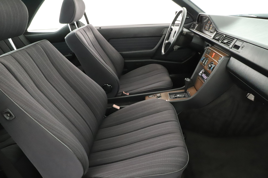 Mercedes-Benz W124