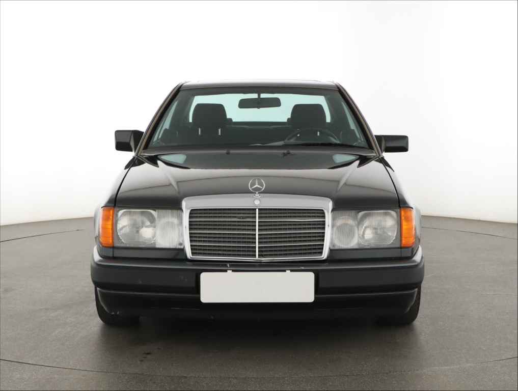 Mercedes-Benz W124