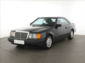 Mercedes - Benz W124 - 1989