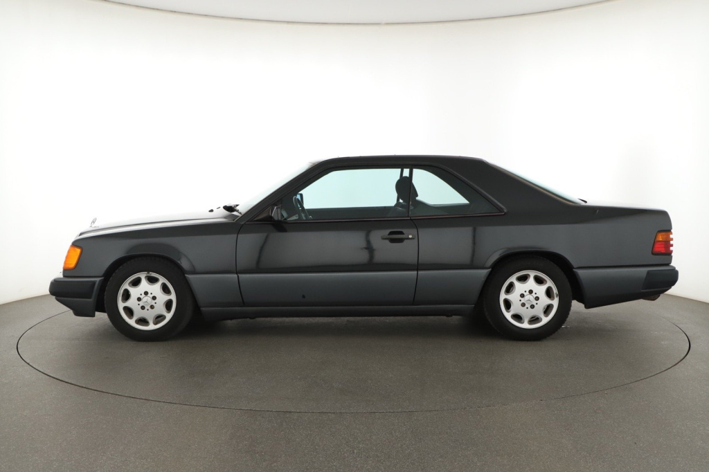 Mercedes-Benz W124