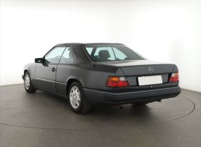 Mercedes - Benz W124 - 1989