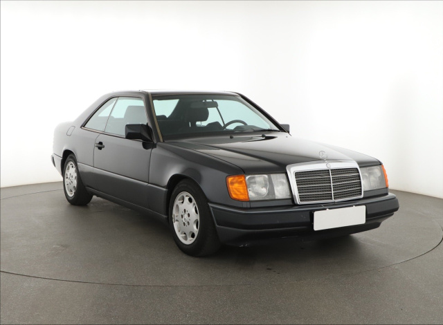 Mercedes-Benz W124 1989