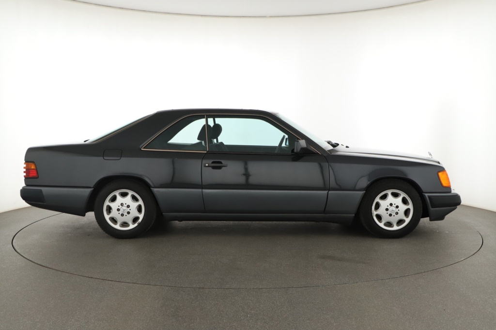 Mercedes-Benz W124
