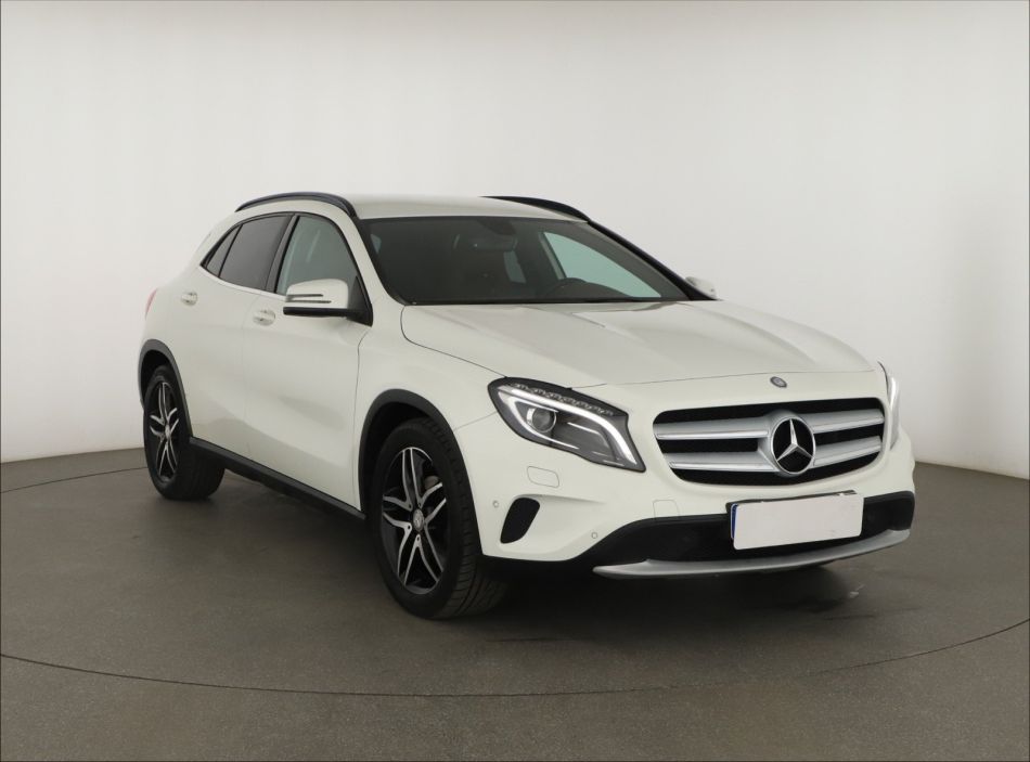 Mercedes-Benz GLA - 2014