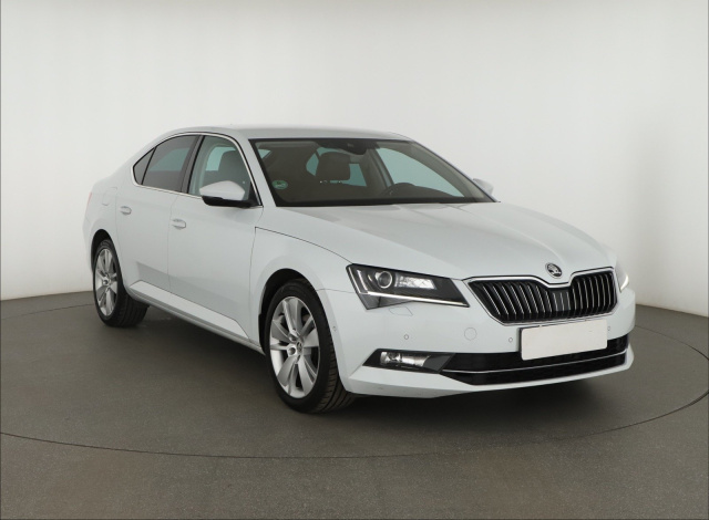 Škoda Superb 2016