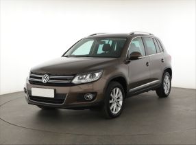 Volkswagen Tiguan - 2015