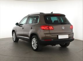 Volkswagen Tiguan - 2015
