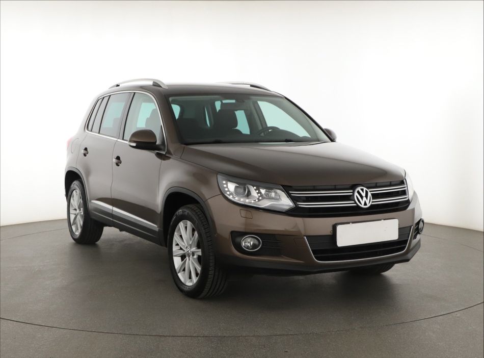 Volkswagen Tiguan - 2015