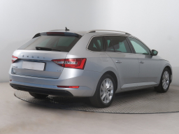 Škoda Superb 2022