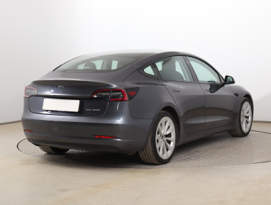 Tesla Model 3 - 2021