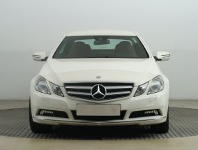 Mercedes-Benz E - 2009