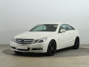 Mercedes-Benz E - 2009