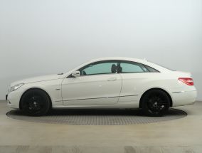 Mercedes-Benz E - 2009