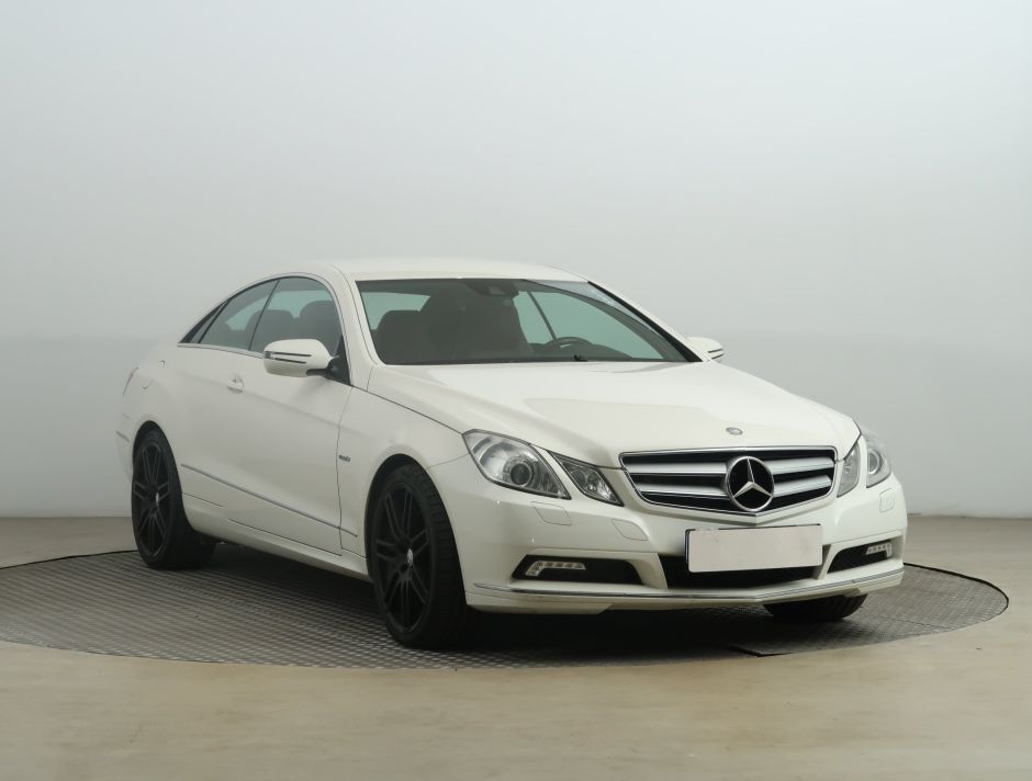 Mercedes-Benz E - 2009