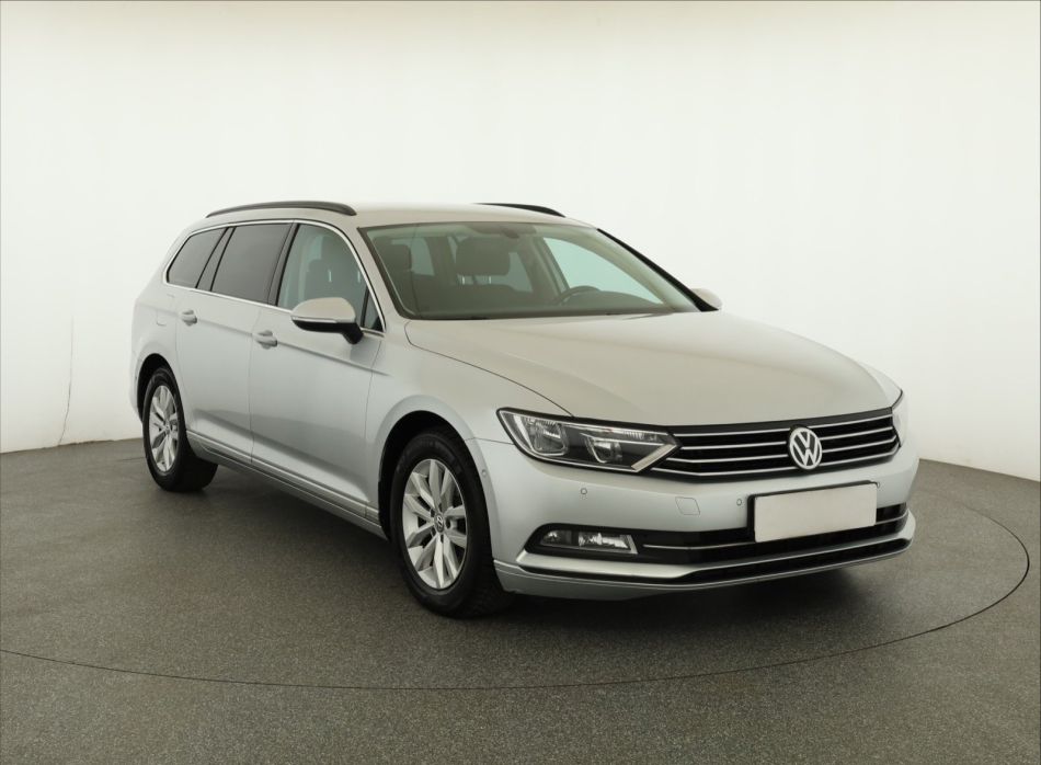 Volkswagen Passat - 2015