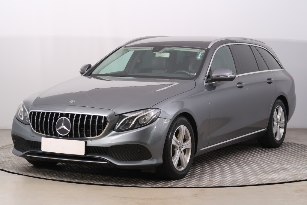 Mercedes-Benz E