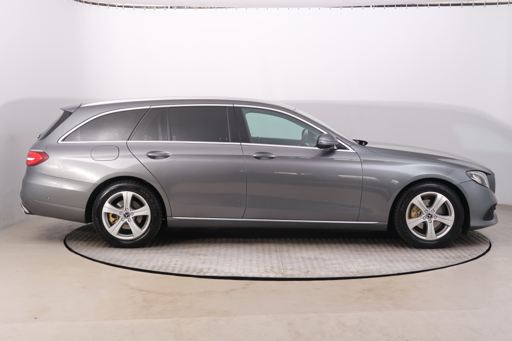 Mercedes-Benz E