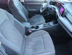 Volkswagen Golf - 2021