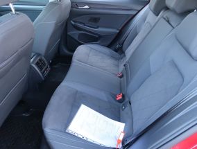 Volkswagen Golf - 2021