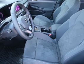 Volkswagen Golf - 2021