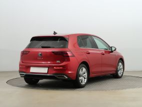 Volkswagen Golf - 2021