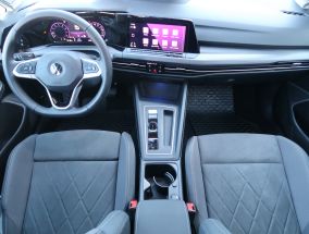 Volkswagen Golf - 2021