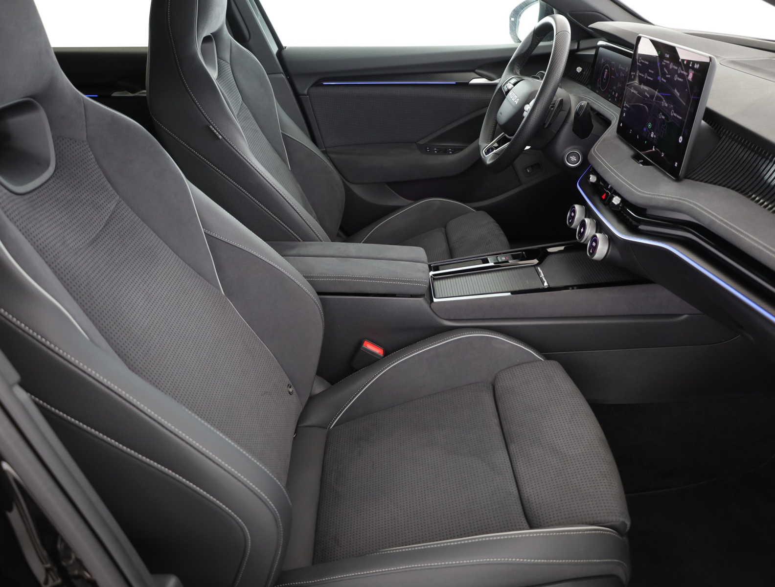 Škoda Superb - 2025