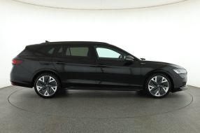 Škoda Superb - 2025