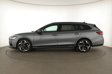 Škoda Superb - 2025