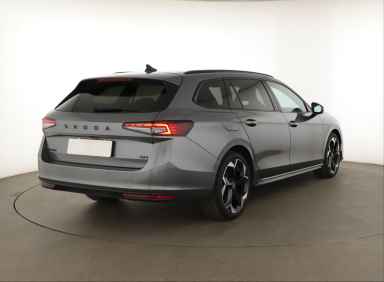 Škoda Superb - 2025