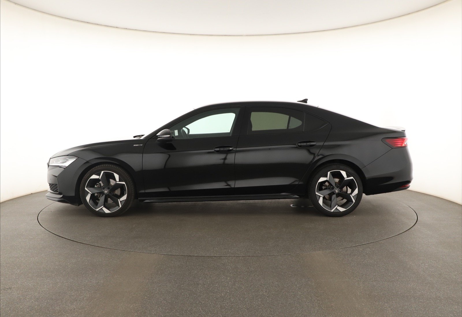 Škoda Superb - 2025