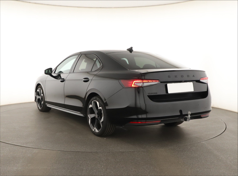 Škoda Superb, 2025