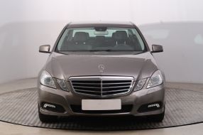 Mercedes-Benz E - 2010