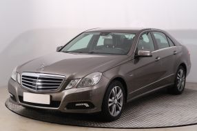 Mercedes-Benz E - 2010