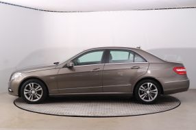 Mercedes-Benz E - 2010