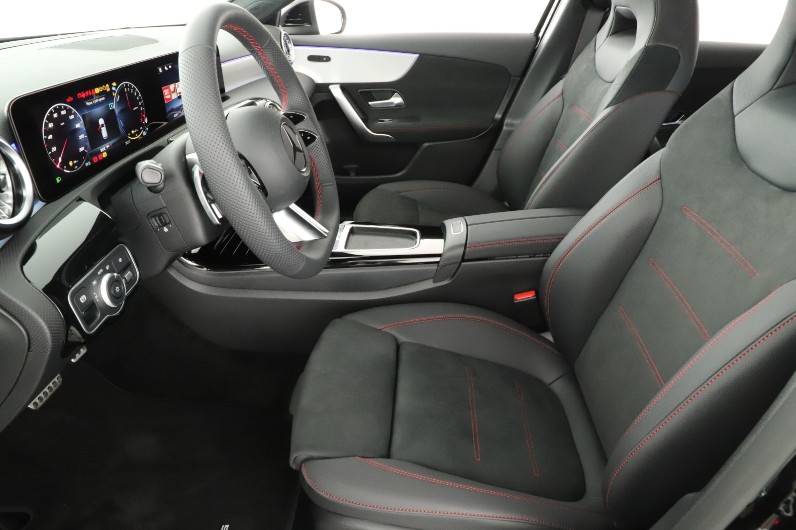 Mercedes-Benz A - 2025