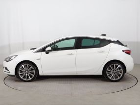 Opel Astra - 2015