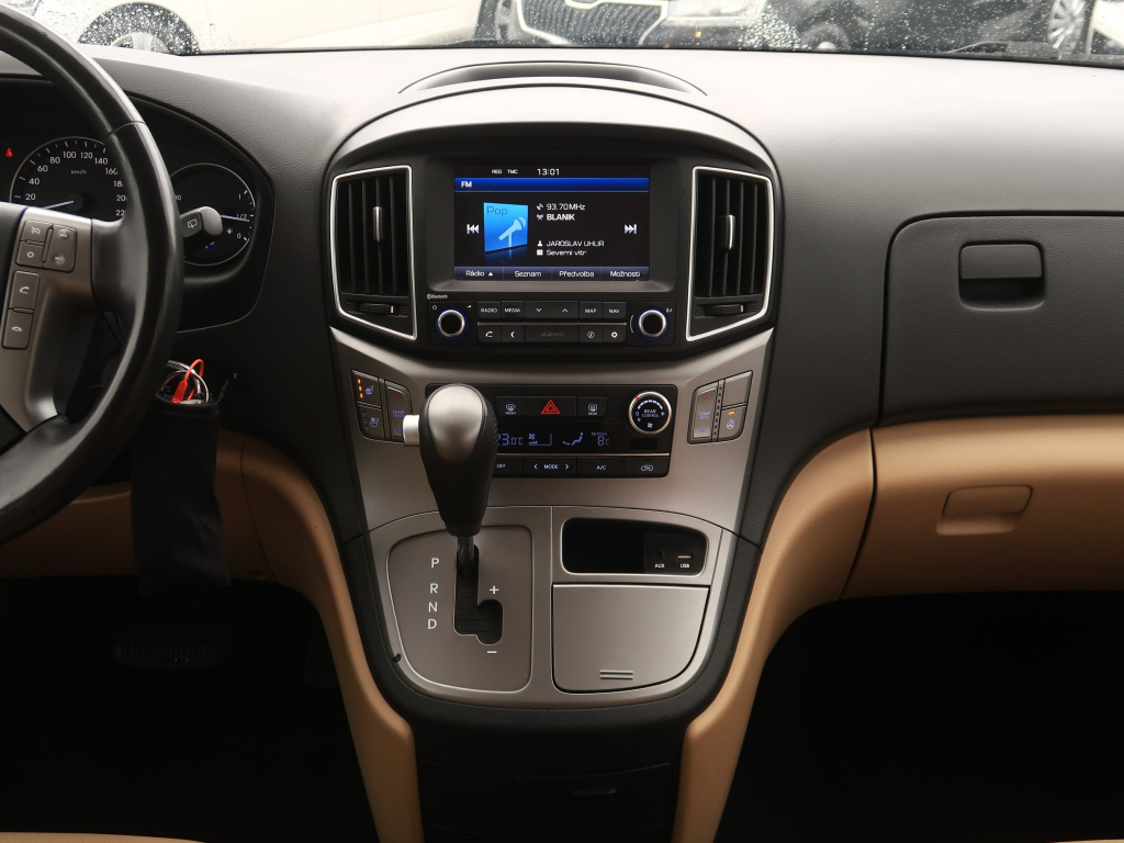 Hyundai H-1 Tour