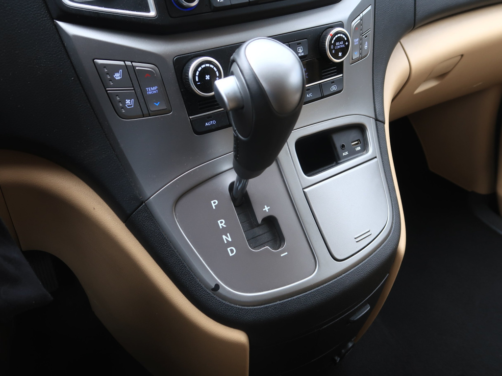 Hyundai H-1 Tour