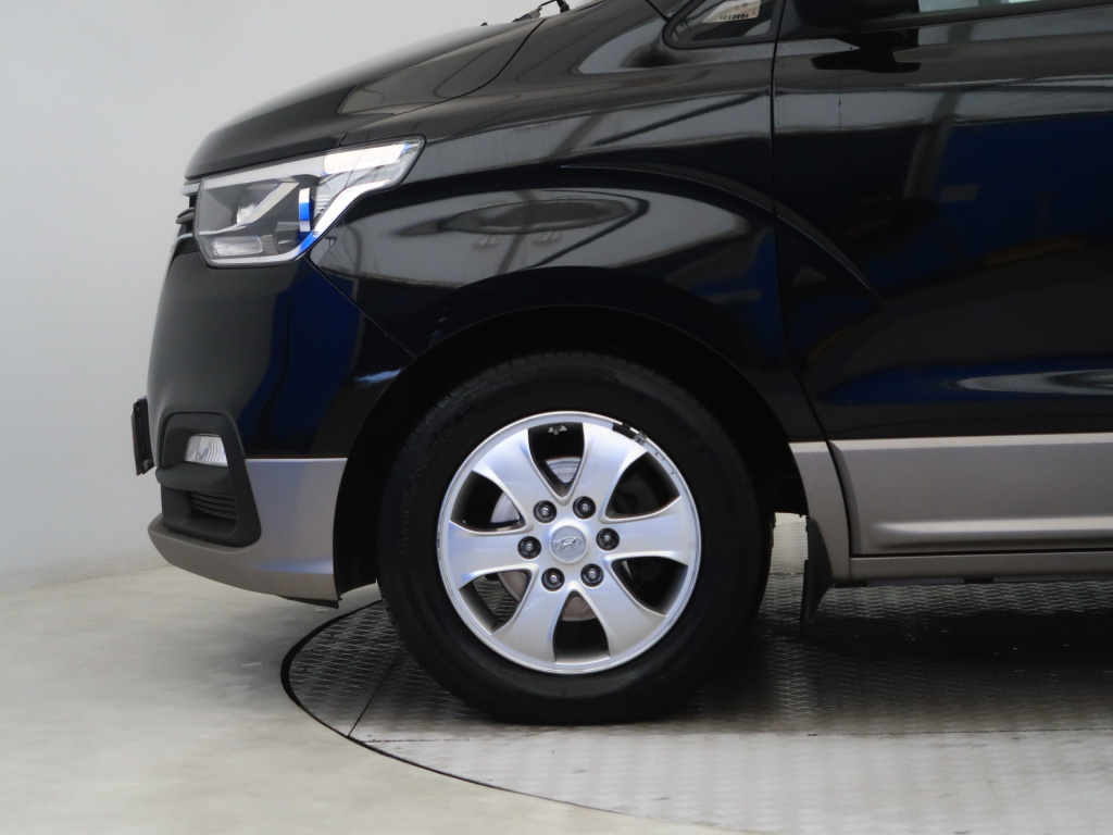 Hyundai H-1 Tour