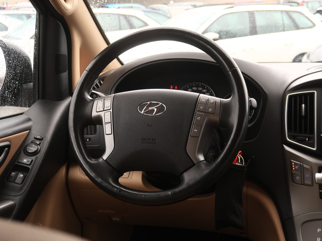 Hyundai H-1 Tour