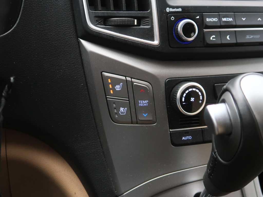 Hyundai H-1 Tour